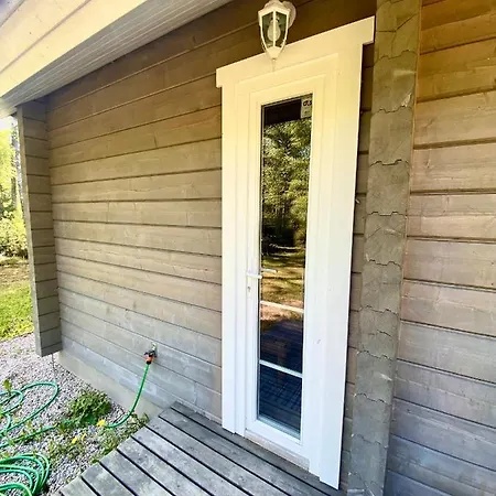 Merineitsi Peamaja Saunaga Kahele Tahkuna Exterior photo