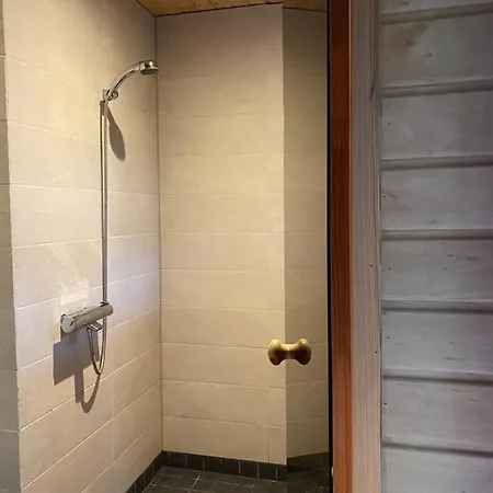 Merineitsi Peamaja Saunaga Kahele Tahkuna Exterior photo